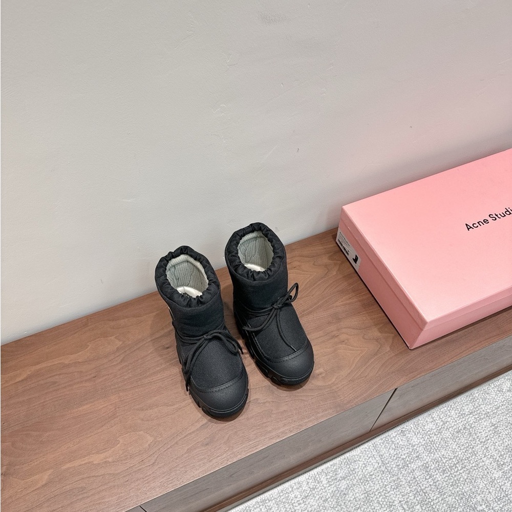 Acne Studios Black All-Weather Lace-Up Winter Boots - Picture 2 of 9